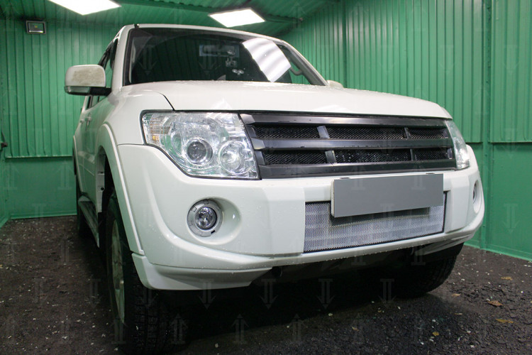 Сетка защитная в бампер Standart хром Strelka Mitsubishi Pajero FL 2011-2014 Сетка защитная в бампер Standart хром Strelka → MITPIV11.chrome :: TUNING`Leader /img3