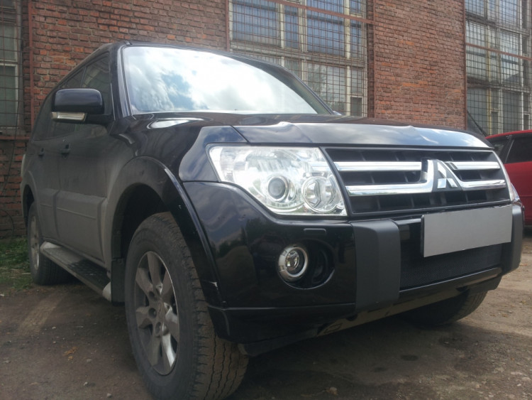 Сетка защитная в бампер Standart черный Strelka Mitsubishi Pajero 2006-2011 Сетка защитная в бампер Standart черный Strelka → MITPIV08-11.black :: TUNING`Leader /img3
