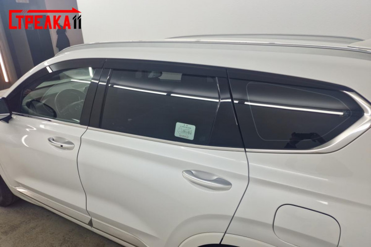 Дефлекторы на окна тонированные 2D Strelka (4+2 элемента) Hyundai Santa Fe 2018-2020, Hyundai Santa Fe FL 2021-2023 Дефлекторы на окна тонированные 2D Strelka (4+2 элемента) → 2D142-6.S11 :: TUNING`Leader /img4
