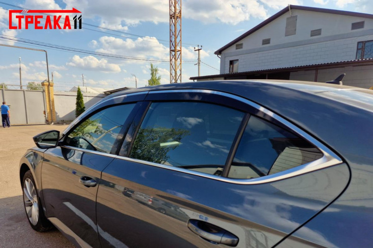 Дефлекторы на окна тонированные с хромированным молдингом 2D Strelka Skoda Superb 2015- Дефлекторы на окна тонированные с хромированным молдингом 2D Strelka → 2D159-4C.S11 :: TUNING`Leader /img12
