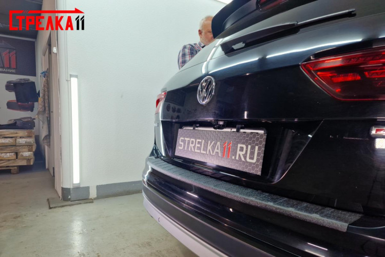 Защита камеры заднего вида Стрелка Volkswagen Tiguan 2016-2020, Volkswagen Tiguan FL 2020- Защита камеры заднего вида Стрелка → 40216044 :: TUNING`Leader /img9