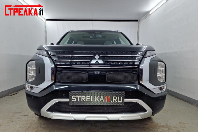 Сетка защитная в бампер Standart черный Strelka Mitsubishi Outlander 2022- Сетка защитная в бампер Standart черный Strelka → MITOUT22.bot.black :: TUNING`Leader /img3