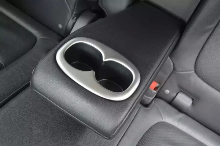 Накладка подстаканник заднего подлокотника пластиковая OEM-Tuning Mitsubishi Outlander FL 2015-2018, Mitsubishi Outlander FL 2019-2022 Накладка подстаканник заднего подлокотника пластиковая OEM-Tuning → CNT24-16OT-079A :: TUNING`Leader /img1