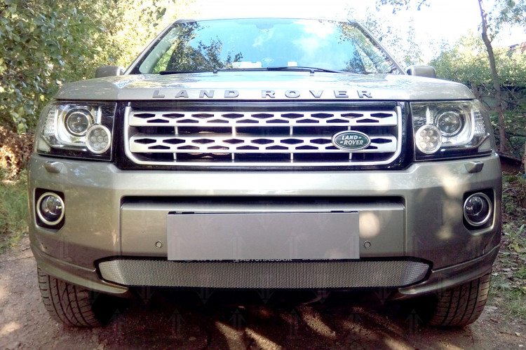Сетка защитная в бампер Standart хром Strelka Land Rover Freelander II FL 2012-2015 Сетка защитная в бампер Standart хром Strelka → LRFREE12 :: TUNING`Leader /img1