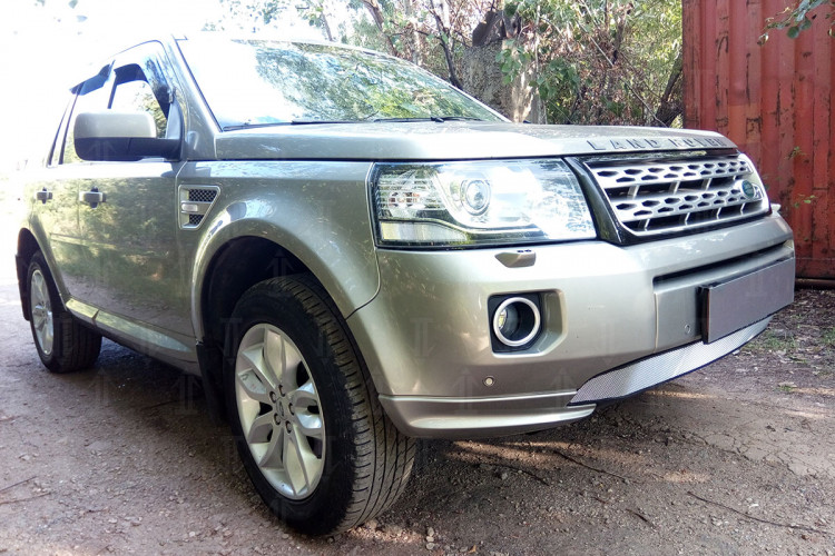 Сетка защитная в бампер Standart хром Strelka Land Rover Freelander II FL 2012-2015 Сетка защитная в бампер Standart хром Strelka → LRFREE12 :: TUNING`Leader /img3