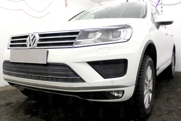 Сетка защитная в бампер Premium черный Strelka → VWTOUAR14.PREMIUM.mid.black :: TUNING`Leader /img1