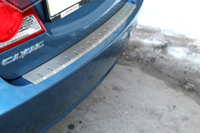 Накладка на площадку заднего бампера с загибом профилированная Alu-Frost Honda Civic SD 2006-2008, Honda Civic SD FL 2008-2011 > TUNINGLeader.ru