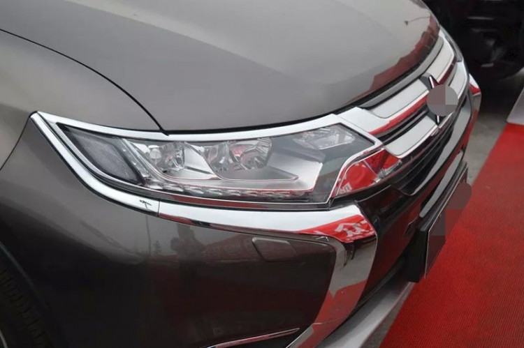 Хромированные накладки на передние фары OEM-Tuning Mitsubishi Outlander FL 2015-2018, Mitsubishi Outlander FL 2019-2022 Хромированные накладки на передние фары OEM-Tuning → CNT24-16OT-013 :: TUNING`Leader /img3