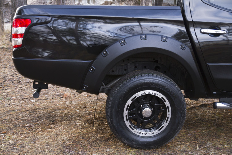 Молдинги на задние крылья пластиковые Русская Артель → MM-077902 :: TUNING`Leader /img2