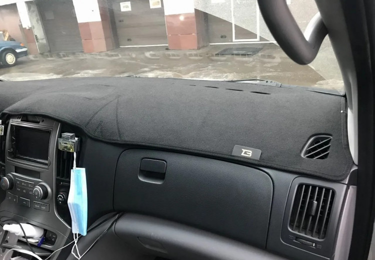 Коврик на приборную панель Velvet DUB (черный коврик, черный кант) Hyundai Grand Starex (H-1) 2007-2015, Hyundai Grand Starex (H-1) FL 2015-2017 Коврик на приборную панель Velvet DUB (черный коврик, черный кант) → nik-107 :: TUNING`Leader /img1