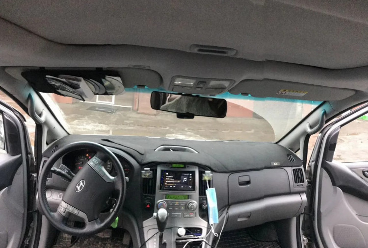 Коврик на приборную панель Velvet DUB (черный коврик, черный кант) Hyundai Grand Starex (H-1) 2007-2015, Hyundai Grand Starex (H-1) FL 2015-2017 Коврик на приборную панель Velvet DUB (черный коврик, черный кант) → nik-107 :: TUNING`Leader /img7