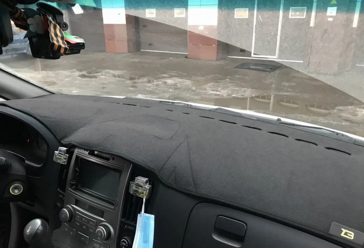Коврик на приборную панель Velvet DUB (черный коврик, черный кант) Hyundai Grand Starex (H-1) 2007-2015, Hyundai Grand Starex (H-1) FL 2015-2017 Коврик на приборную панель Velvet DUB (черный коврик, черный кант) → nik-107 :: TUNING`Leader /img8
