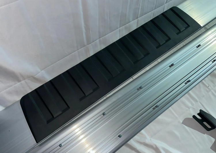 Пороги боковые OEM-Tuning → 23.COMX.17.67 :: TUNING`Leader /img2