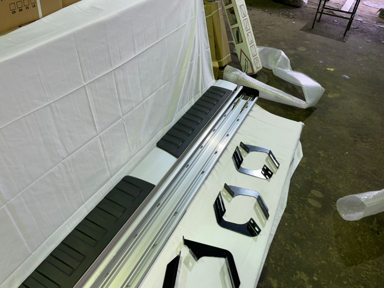 Пороги боковые OEM-Tuning → 23.COMX.17.65 :: TUNING`Leader /img2