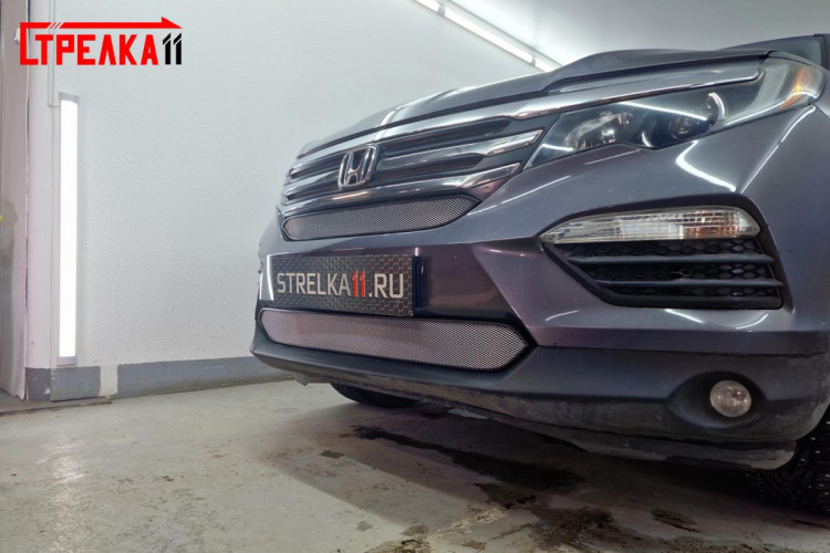 Сетка защитная в бампер Standart хром Strelka Honda Pilot 2016- Сетка защитная в бампер Standart хром Strelka → HPIL15.top.chrome :: TUNING`Leader /img6