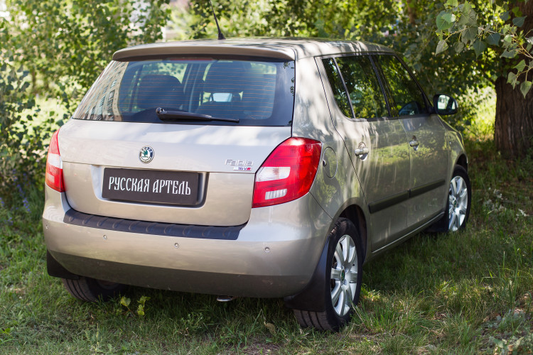 Накладка на площадку заднего бампера пластиковая Русская Артель Skoda Fabia 2007-2010, Skoda Fabia FL 2010-2015 Накладка на площадку заднего бампера пластиковая Русская Артель → NSF-028602 :: TUNING`Leader /img2