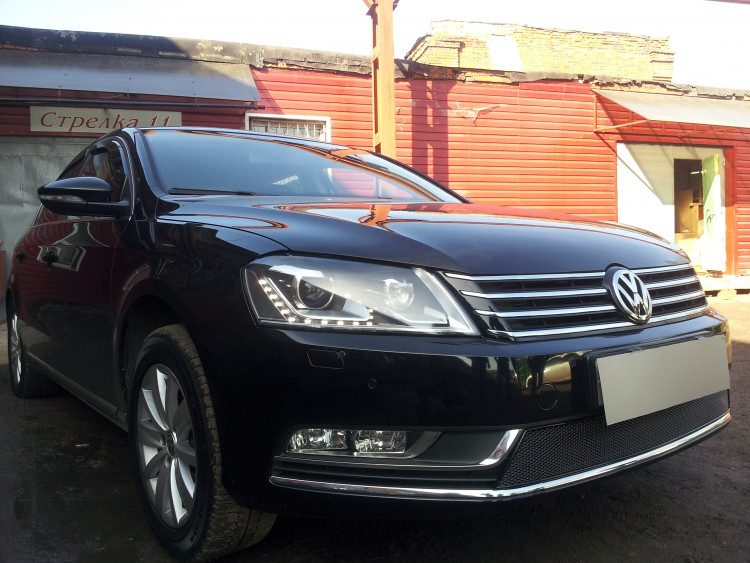 Сетка защитная в бампер Premium черный Strelka → WVB7.PREMIUM.black :: TUNING`Leader /img3