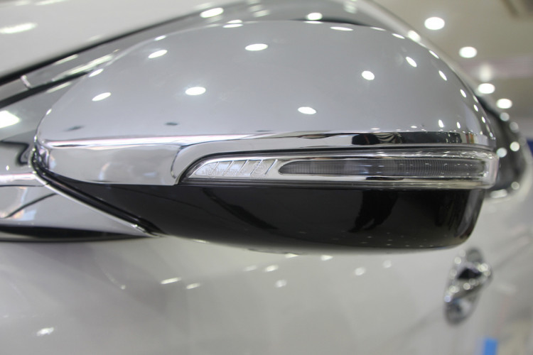 Хромированные накладки на зеркала с поворотником Autoclover Hyundai Grand Santa Fe 2013-2015, Hyundai Grand Santa Fe FL 2015-, Hyundai Santa Fe FL 2015-2018 Хромированные накладки на зеркала с поворотником Autoclover → C474 :: TUNING`Leader /img7